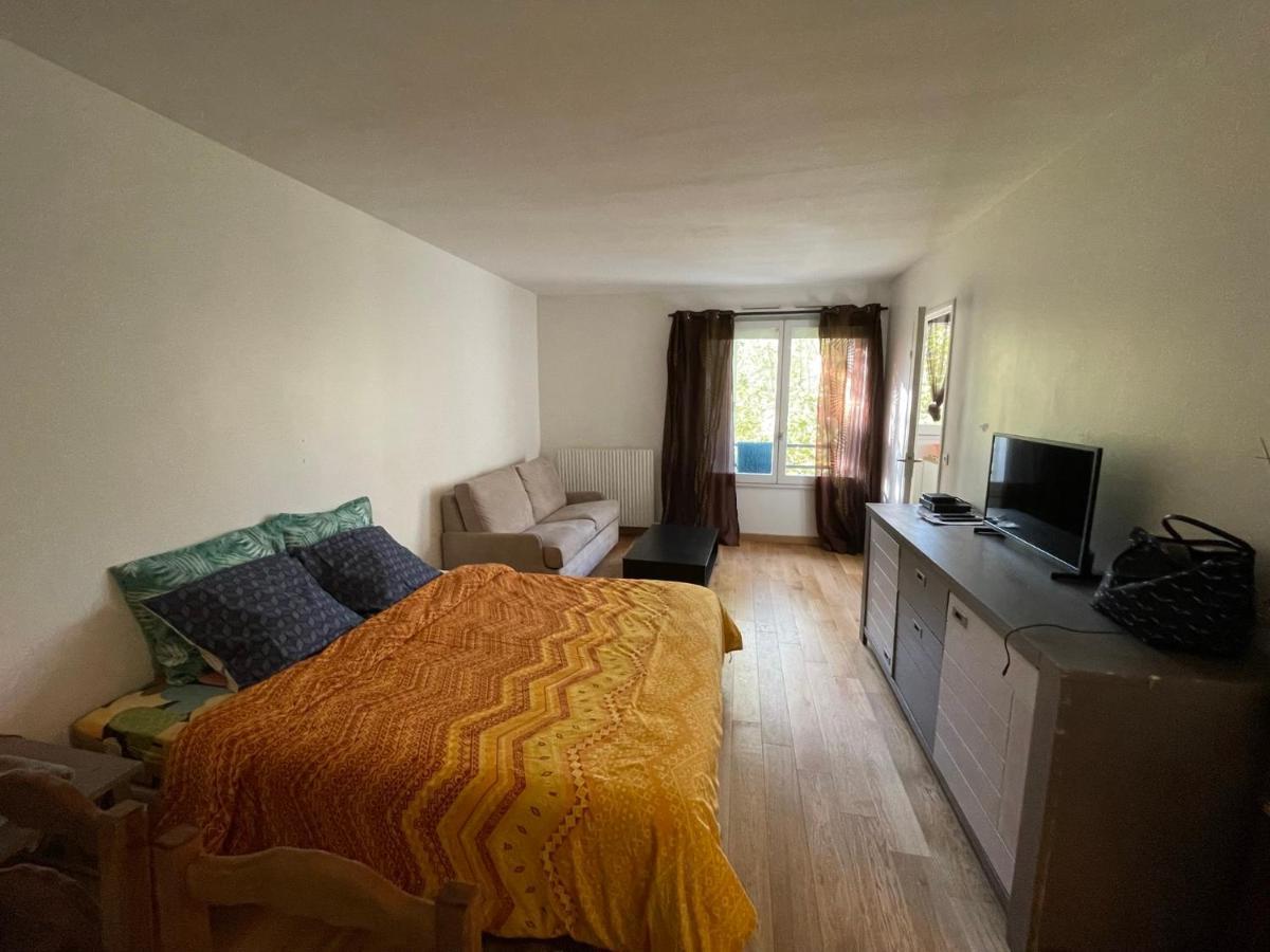 Appartement 35 M2 Creteil L Echat Dış mekan fotoğraf
